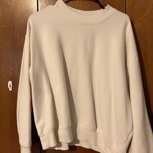 Oversized White Crewneck Sweatshirt